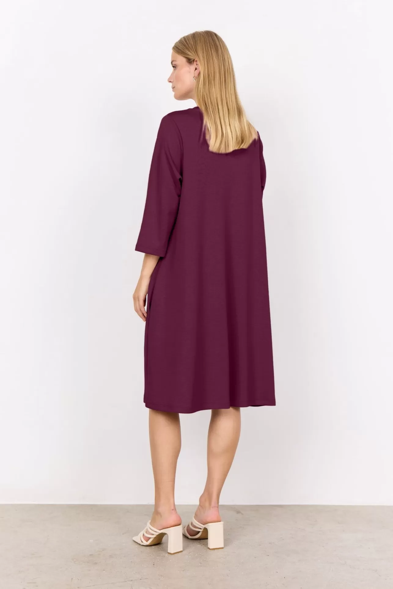 scbanu_155_klnning_bordeaux_3-2.webp Soyaconcept SC-BANU 155 Klänning