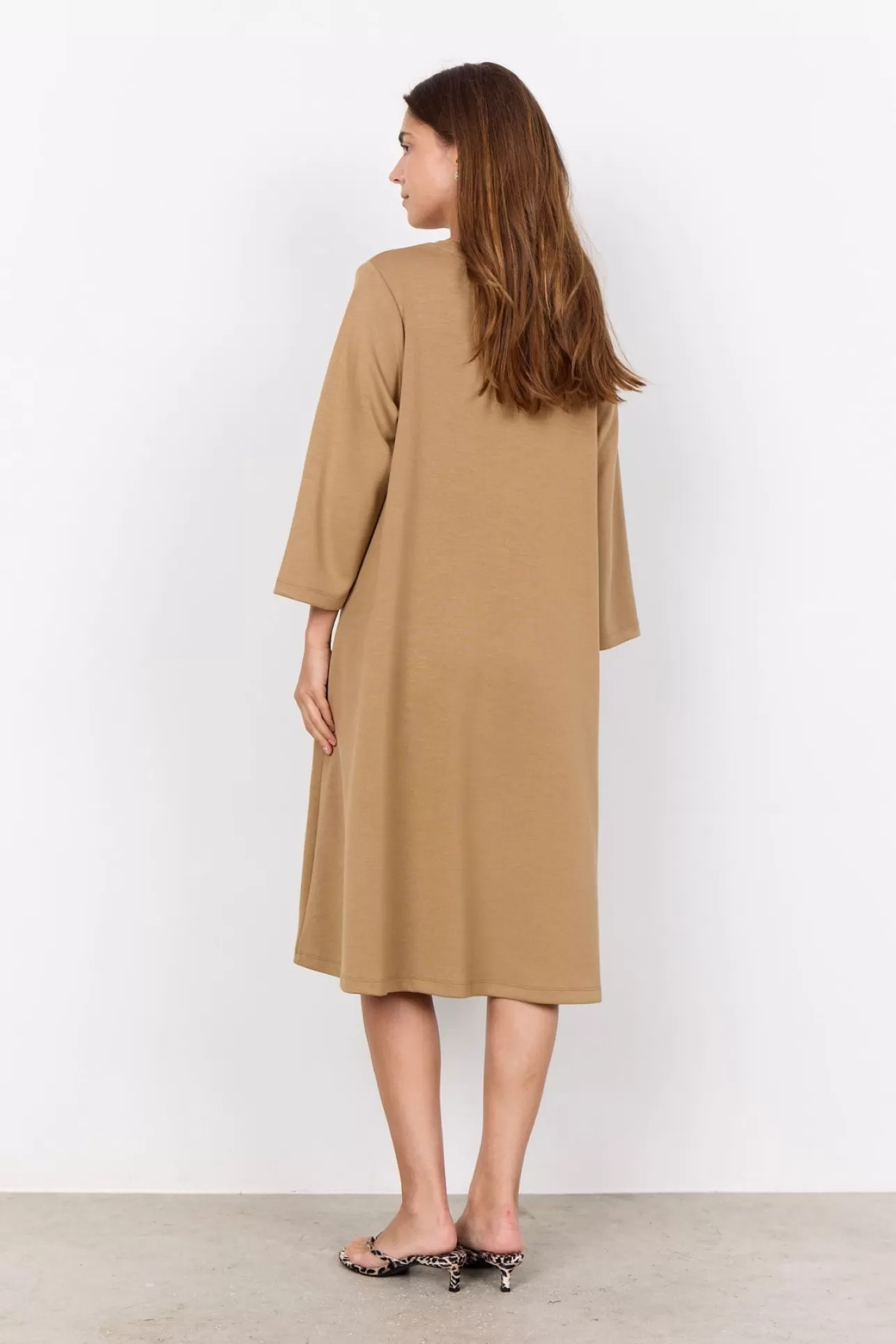 scbanu_155_klnning_camel_3-1.webp Soyaconcept SC-BANU 155 Klänning
