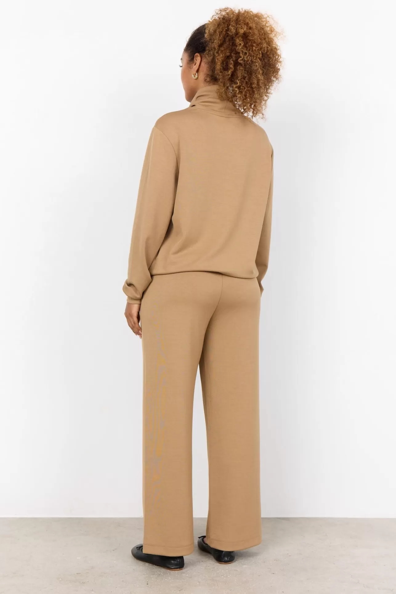 scbanu_186_sweatshirt_camel_3-2.webp Soyaconcept SC-BANU 186 Sweatshirt