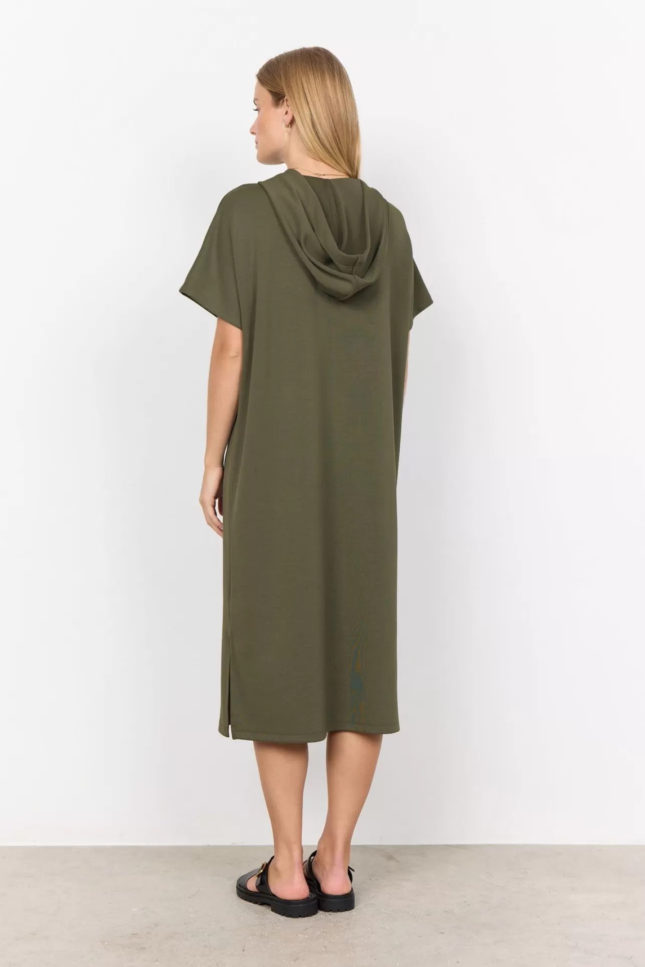 scbanu_191_klnning_oliv_3-1.webp Soyaconcept SC-BANU 191 Klänning