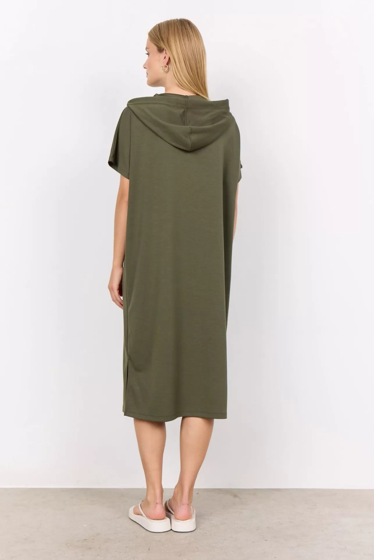 scbanu_207_klnning_oliv_3-1.webp Soyaconcept SC-BANU 207 Klänning