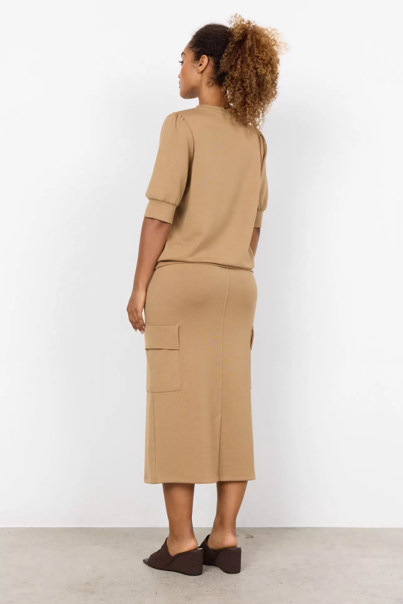 scbanu_83_blus_camel_3-5.webp Soyaconcept SC-BANU 83 Blus