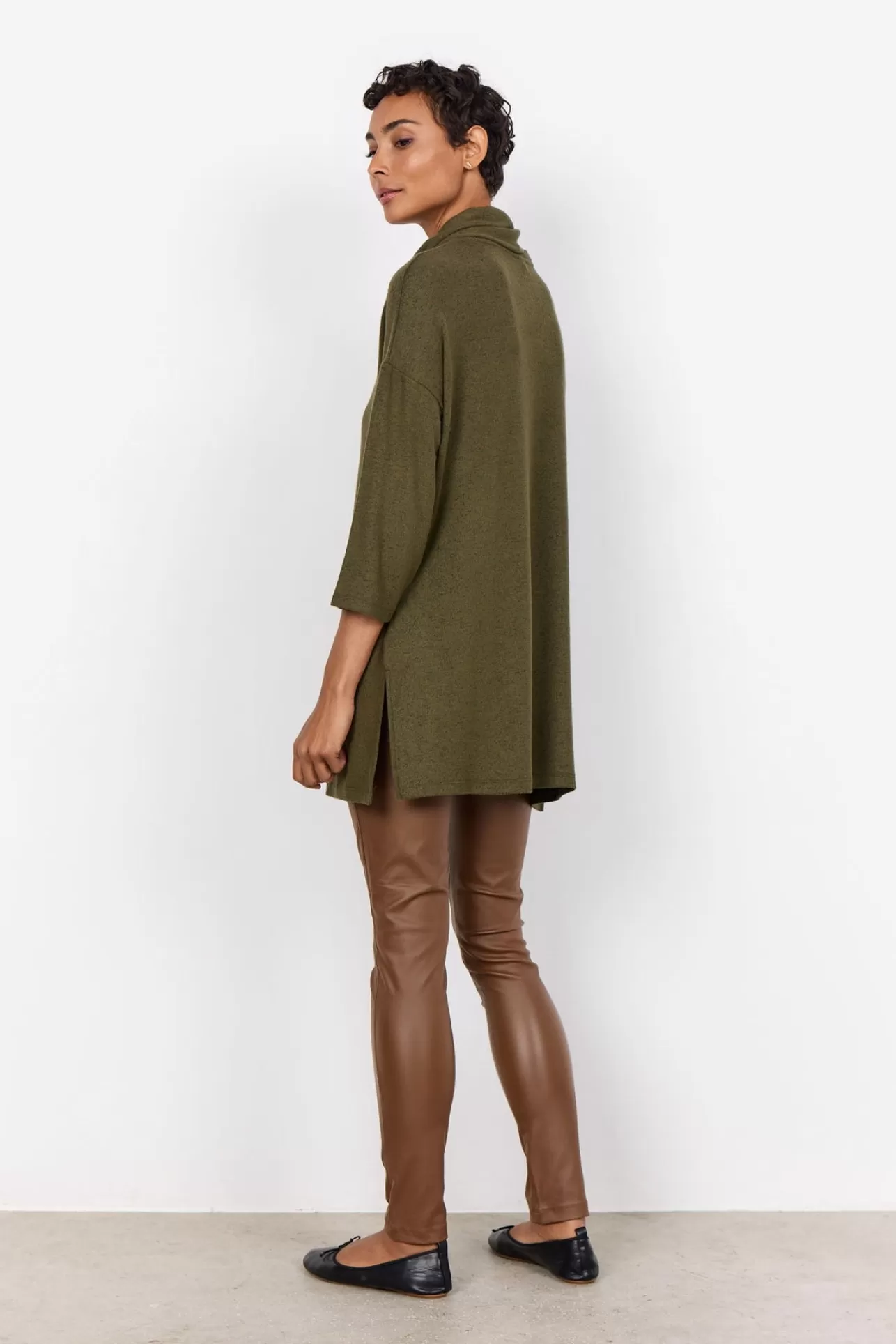 scbiara_73_sweatshirt_oliv_3-2.webp Soyaconcept SC-BIARA 73 Sweatshirt