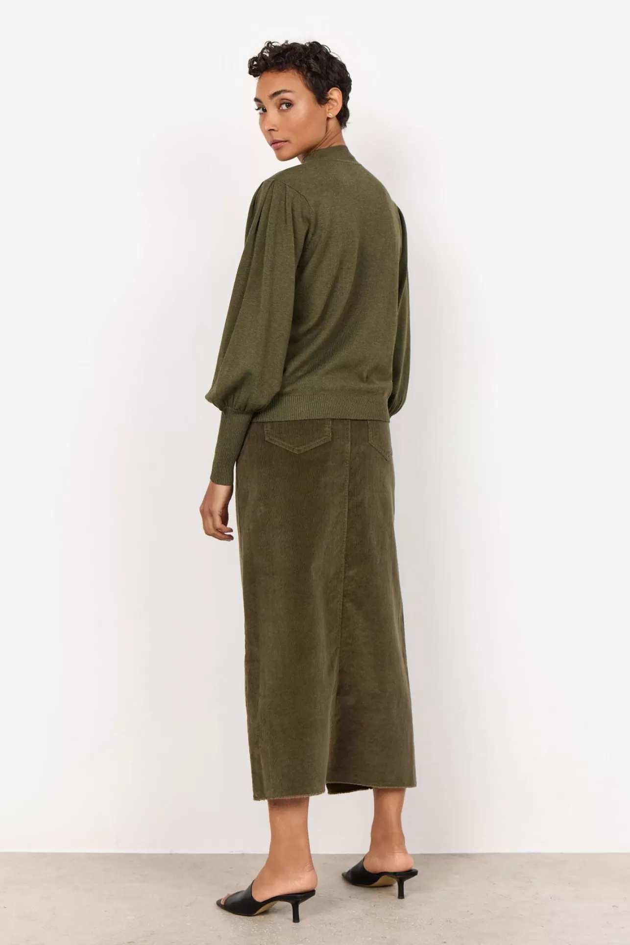 scdollie_666_pullover_oliv_3-1.webp Soyaconcept SC-DOLLIE 666 Pullover