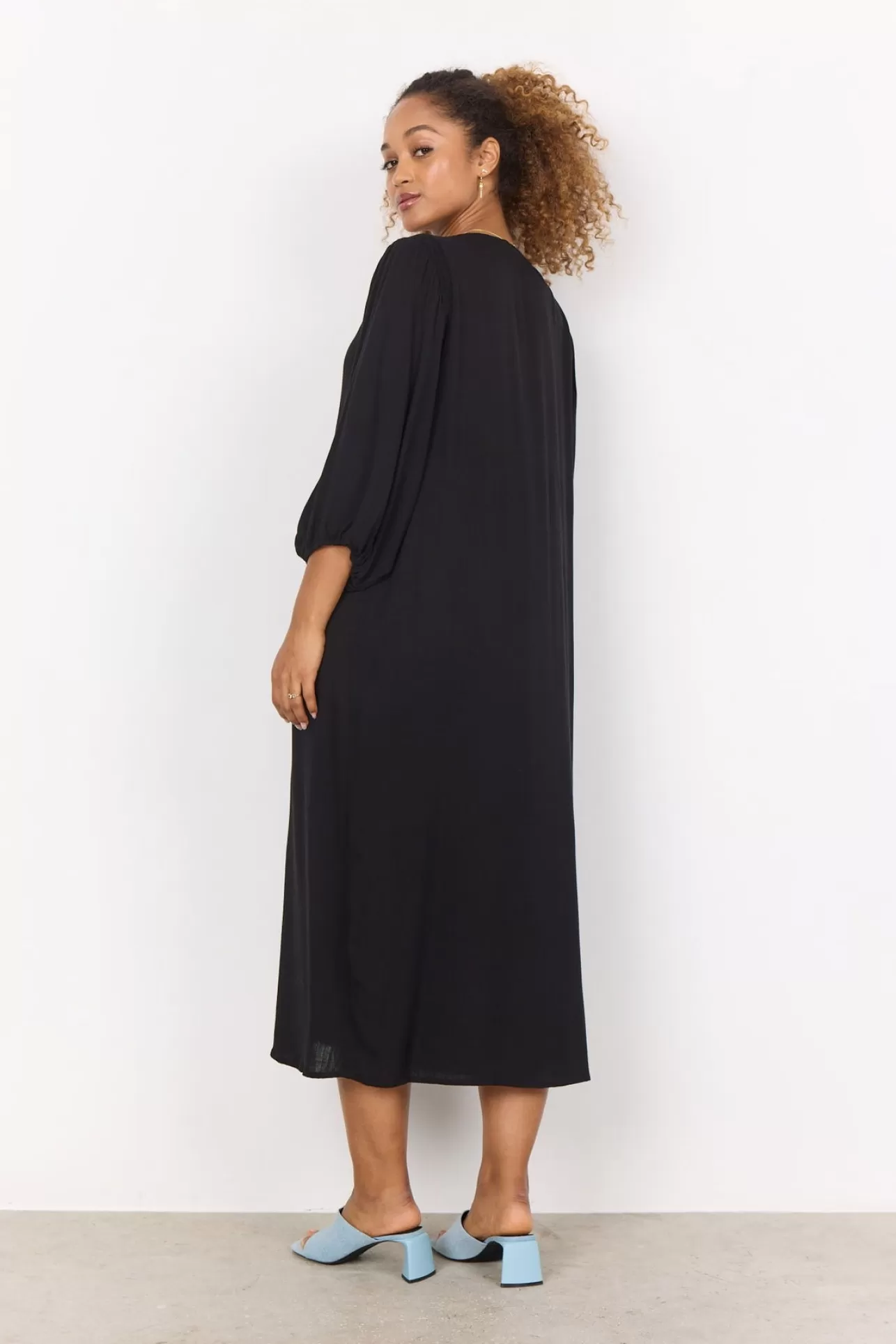 scfalula_3_klnning_svart_3-1.webp Soyaconcept SC-FALULA 3 Klänning