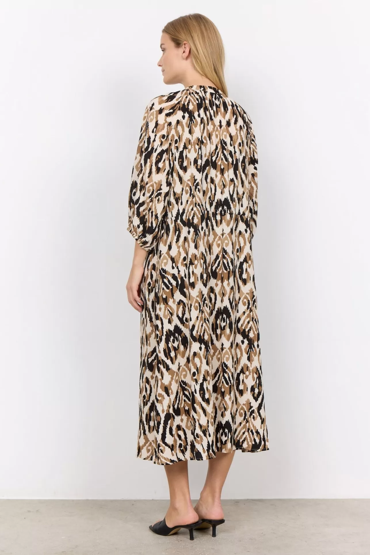 scfang_3_klnning_camel_3-1.webp Soyaconcept SC-FANG 3 Klänning