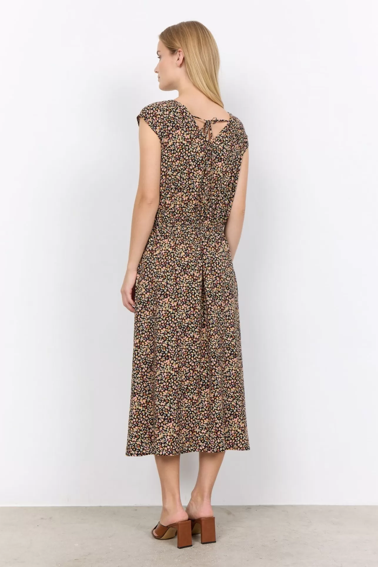 scfarah_4_klnning_lyserd_3-1.webp Soyaconcept SC-FARAH 4 Klänning