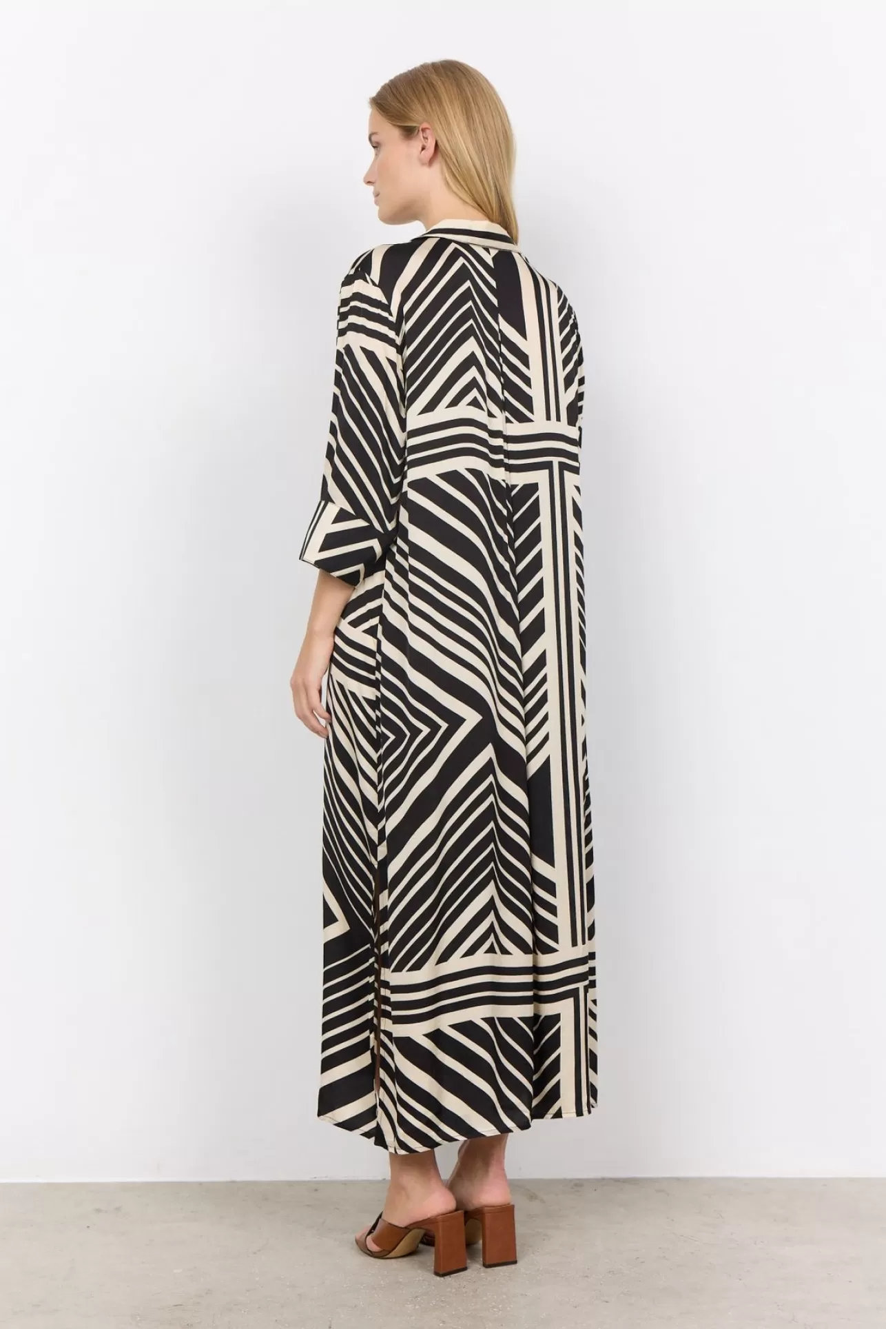 scfaro_4_klnning_svart_3-1.webp Soyaconcept SC-FARO 4 Klänning