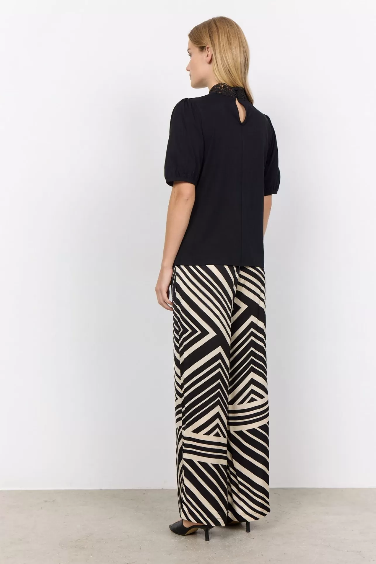 scfausta_1_tshirt_svart_3-2.webp Soyaconcept SC-FAUSTA 1 T-shirt