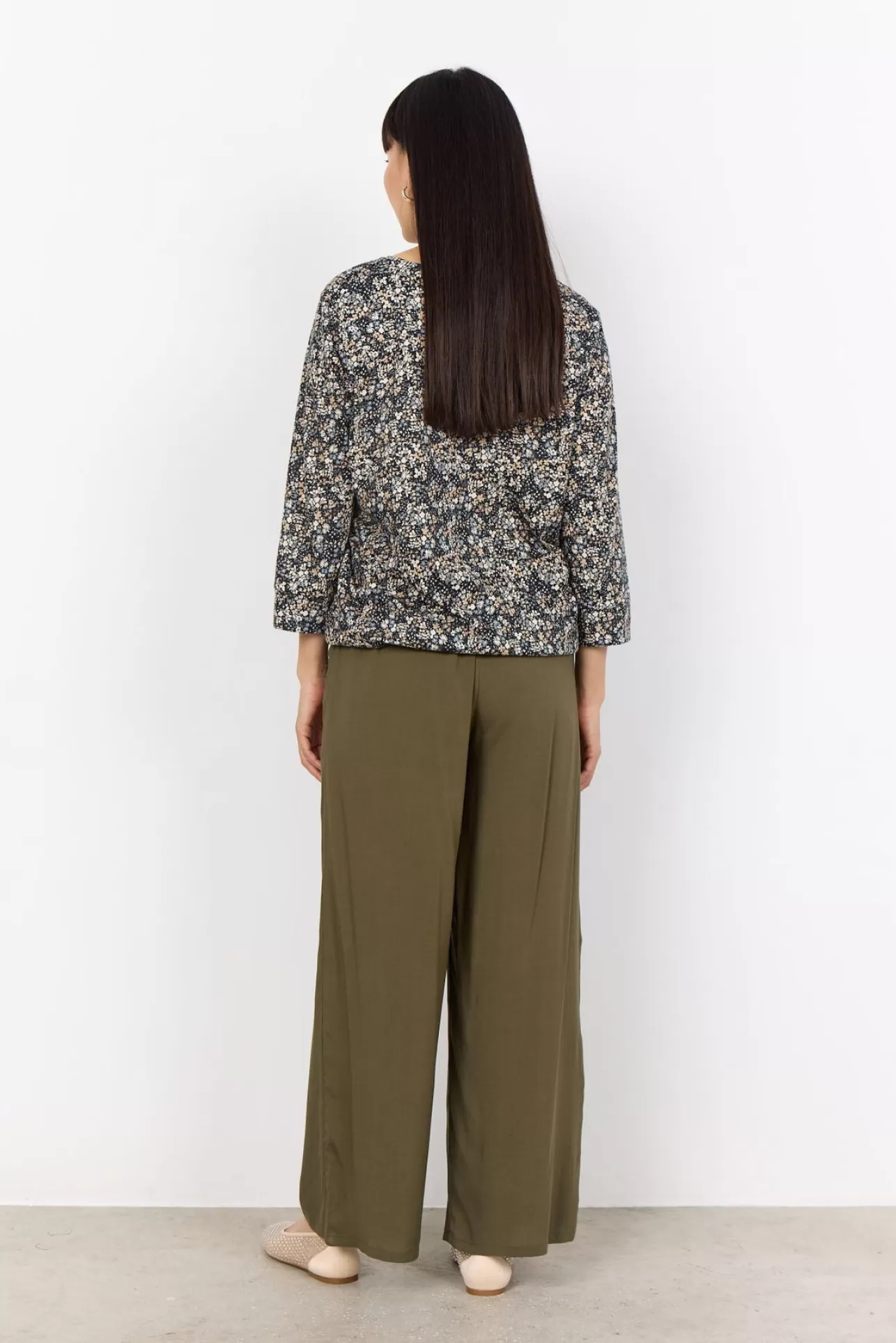 scfelicity_aop_468_blus_svart_4-2.webp Soyaconcept SC-FELICITY AOP 468 Blus