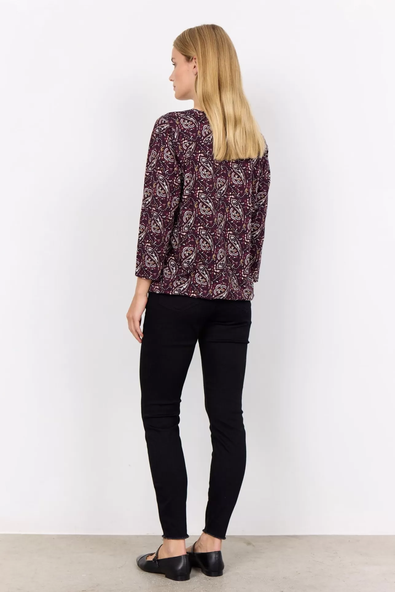 scfelicity_aop_476_tshirt_bordeaux_3-2.webp Soyaconcept SC-FELICITY AOP 476 T-shirt