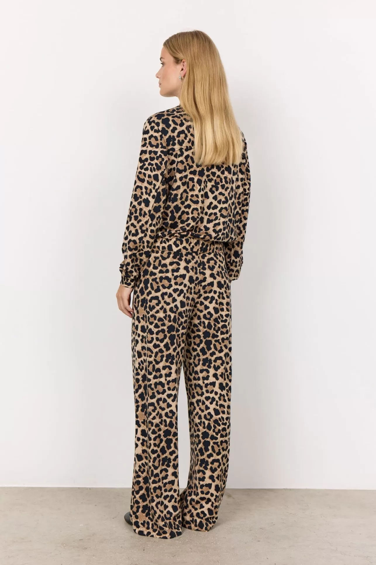 scfionia_4_sweatshirt_camel_3-2.webp Soyaconcept SC-FIONIA 4 Sweatshirt Camel