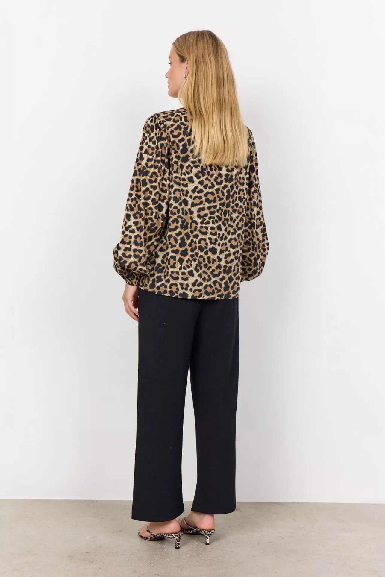 scflavia_4_blus_camel_3-2.webp Soyaconcept SC-FLAVIA 4 Blus Camel