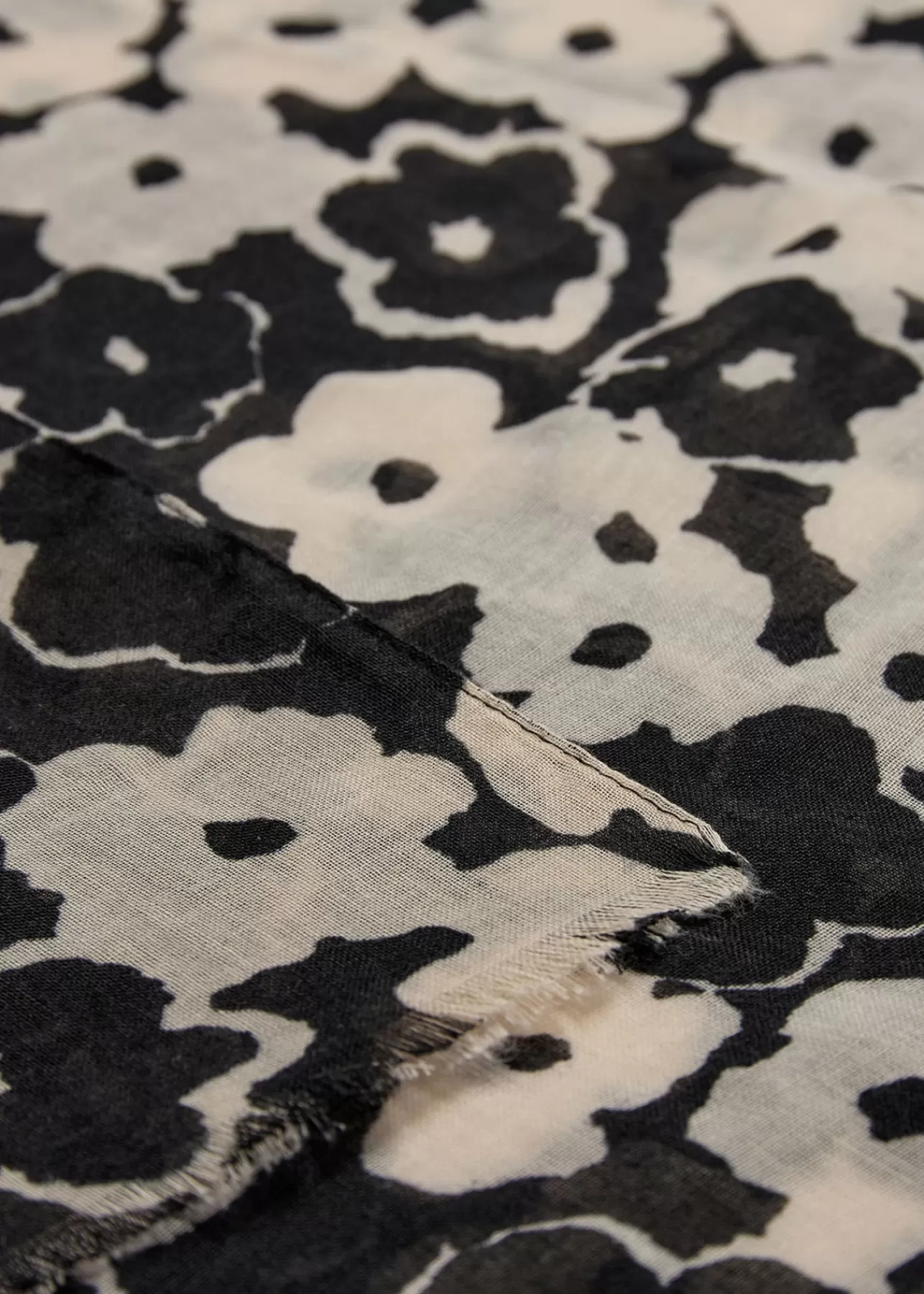 scfro_1_scarf_cream_4-1.webp Soyaconcept SC-FRO 1 Scarf