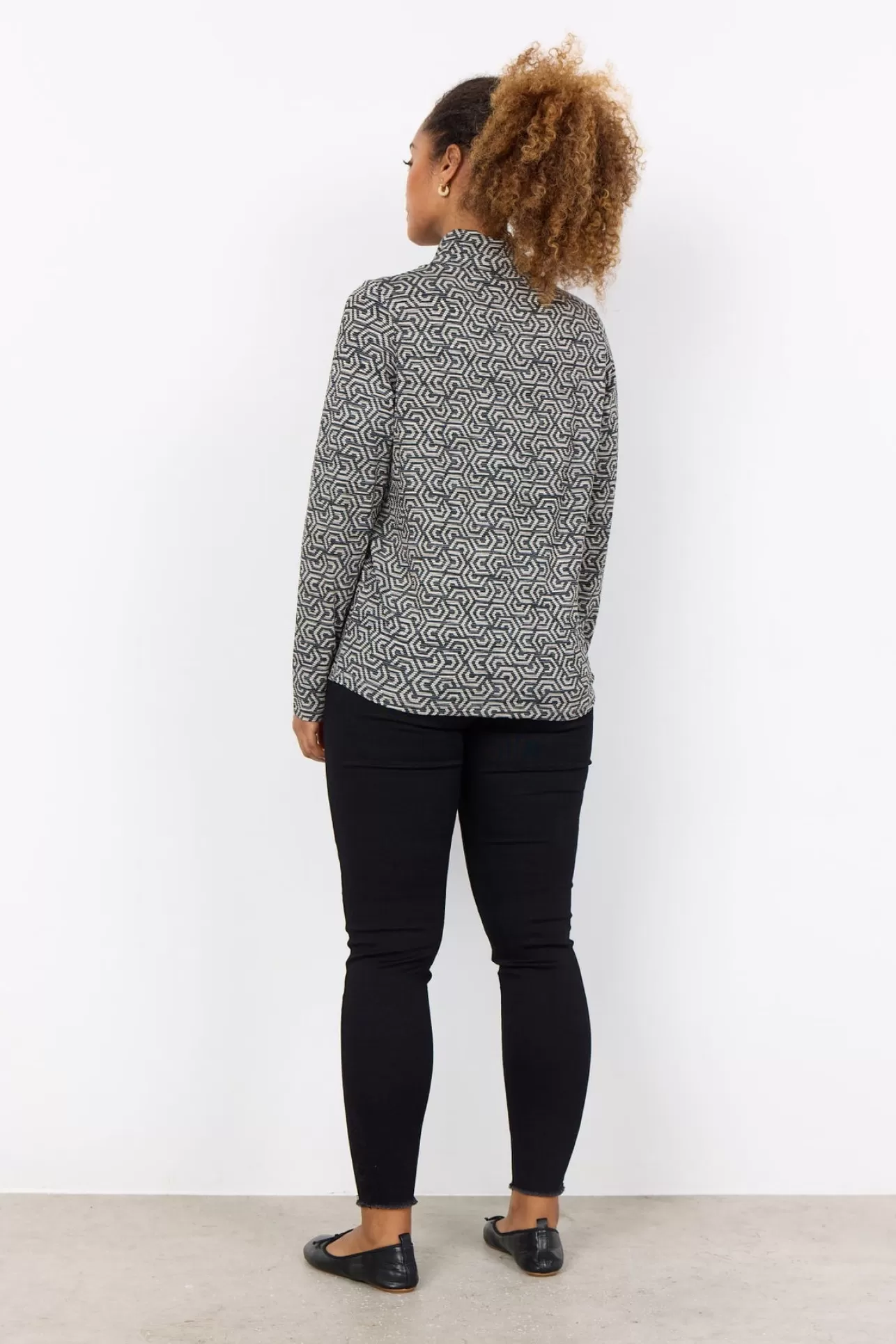 scgalina_46_blus_svart_3-2.webp Soyaconcept SC-GALINA 46 Blus