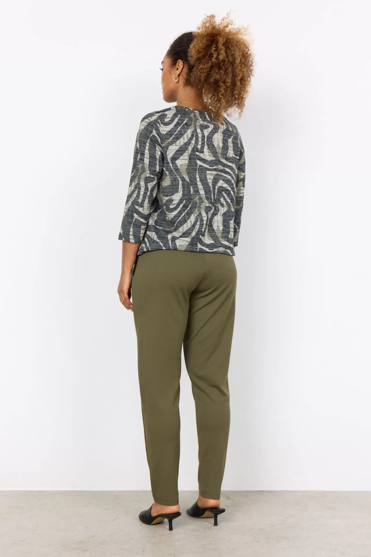 scgalina_48_blus_oliv_3-2.webp Soyaconcept SC-GALINA 48 Blus