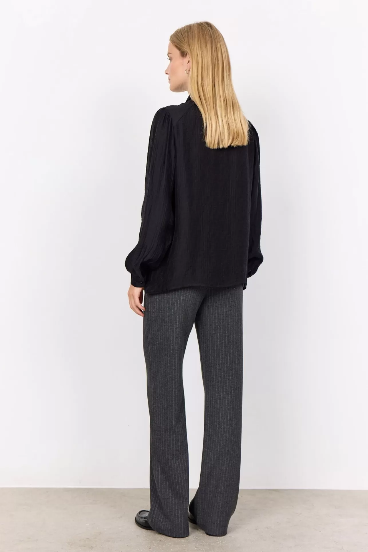 sciben_2_skjorta_svart_3-2.webp Soyaconcept SC-IBEN 2 Skjorta