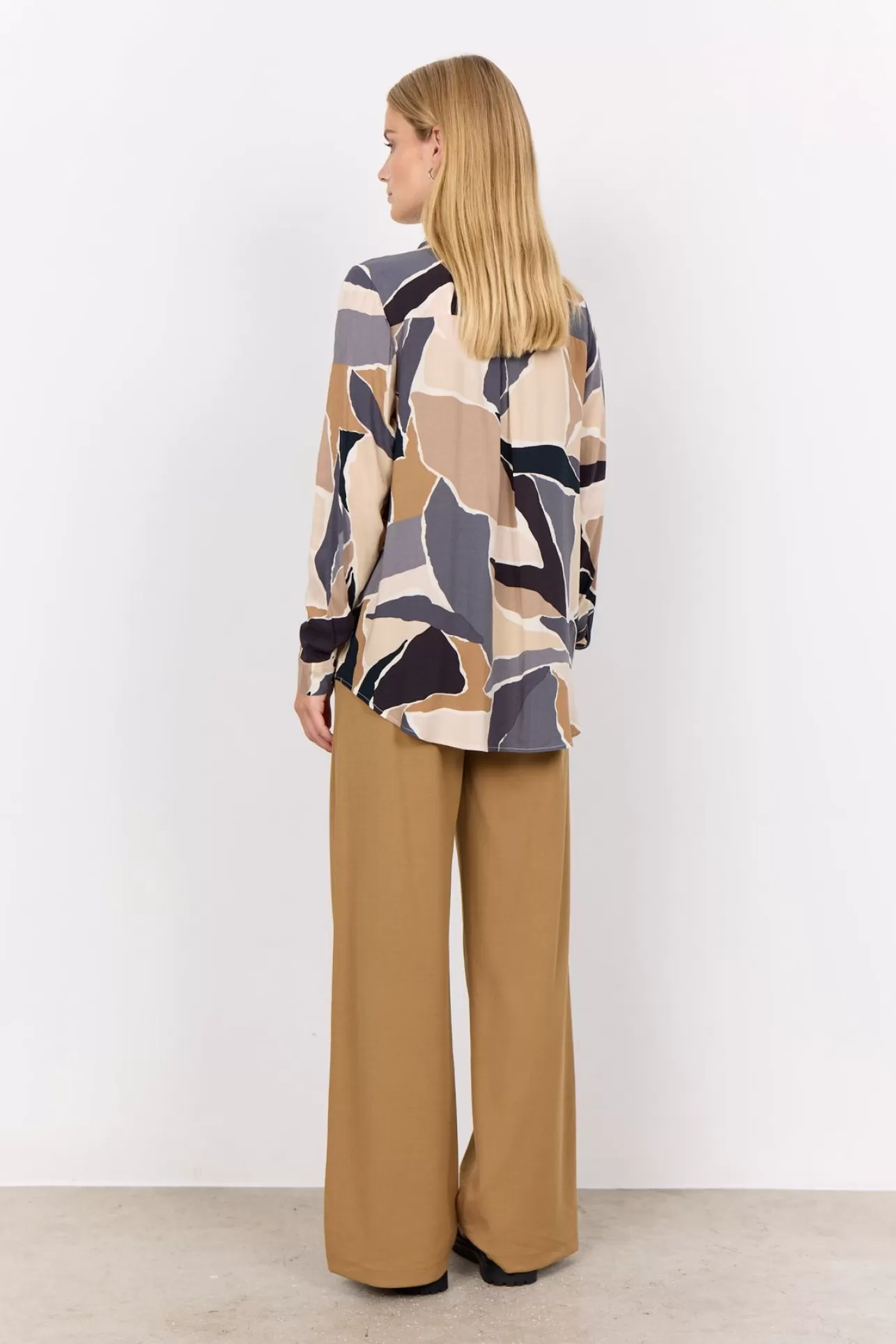 scilana_2_skjorta_svart_3-2.webp Soyaconcept SC-ILANA 2 Skjorta