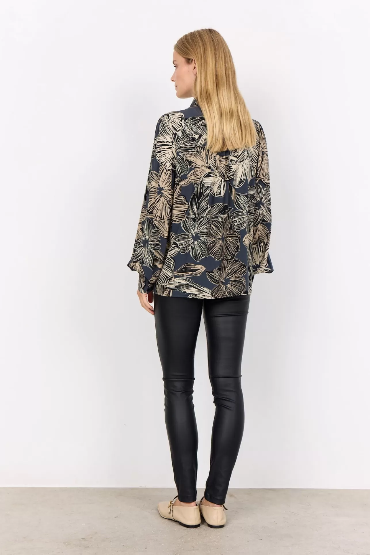 scilone_2_blus_svart_3-2.webp Soyaconcept SC-ILONE 2 Blus