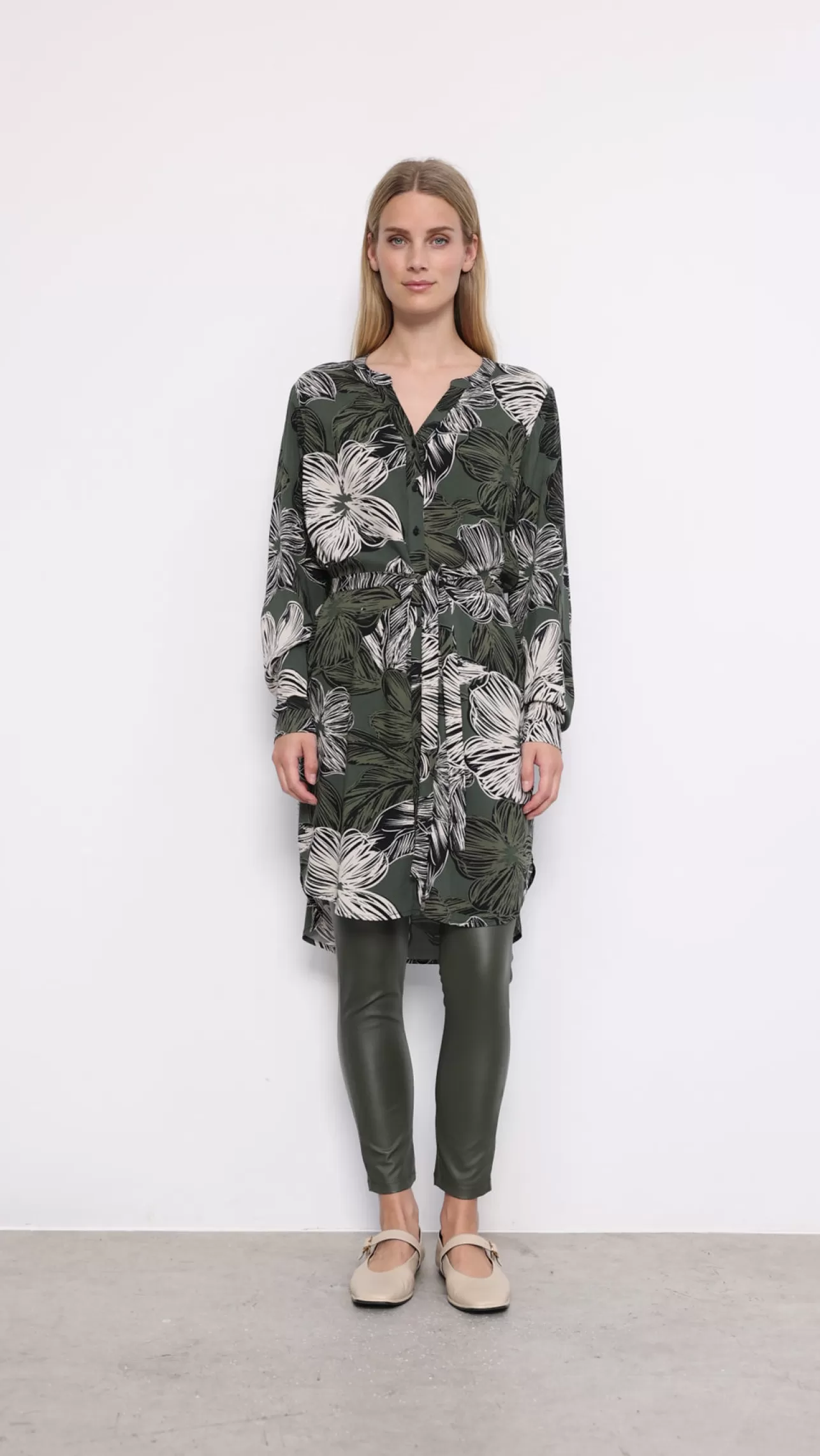 scilone_3_tunika_oliv_4-1.webp Soyaconcept SC-ILONE 3 Tunika