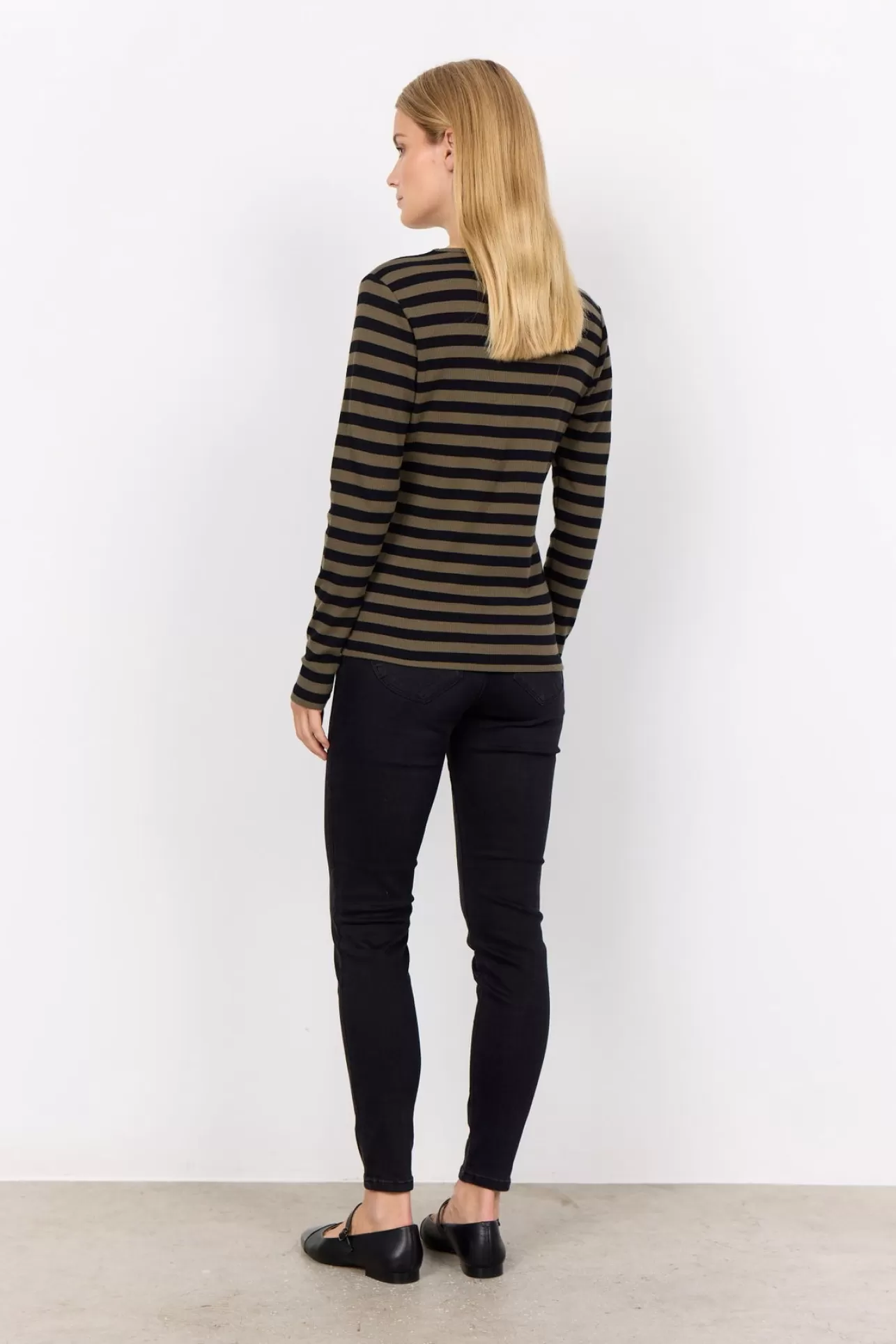 sciridi_1_tshirt_oliv_3-1.webp Soyaconcept SC-IRIDI 1 T-shirt