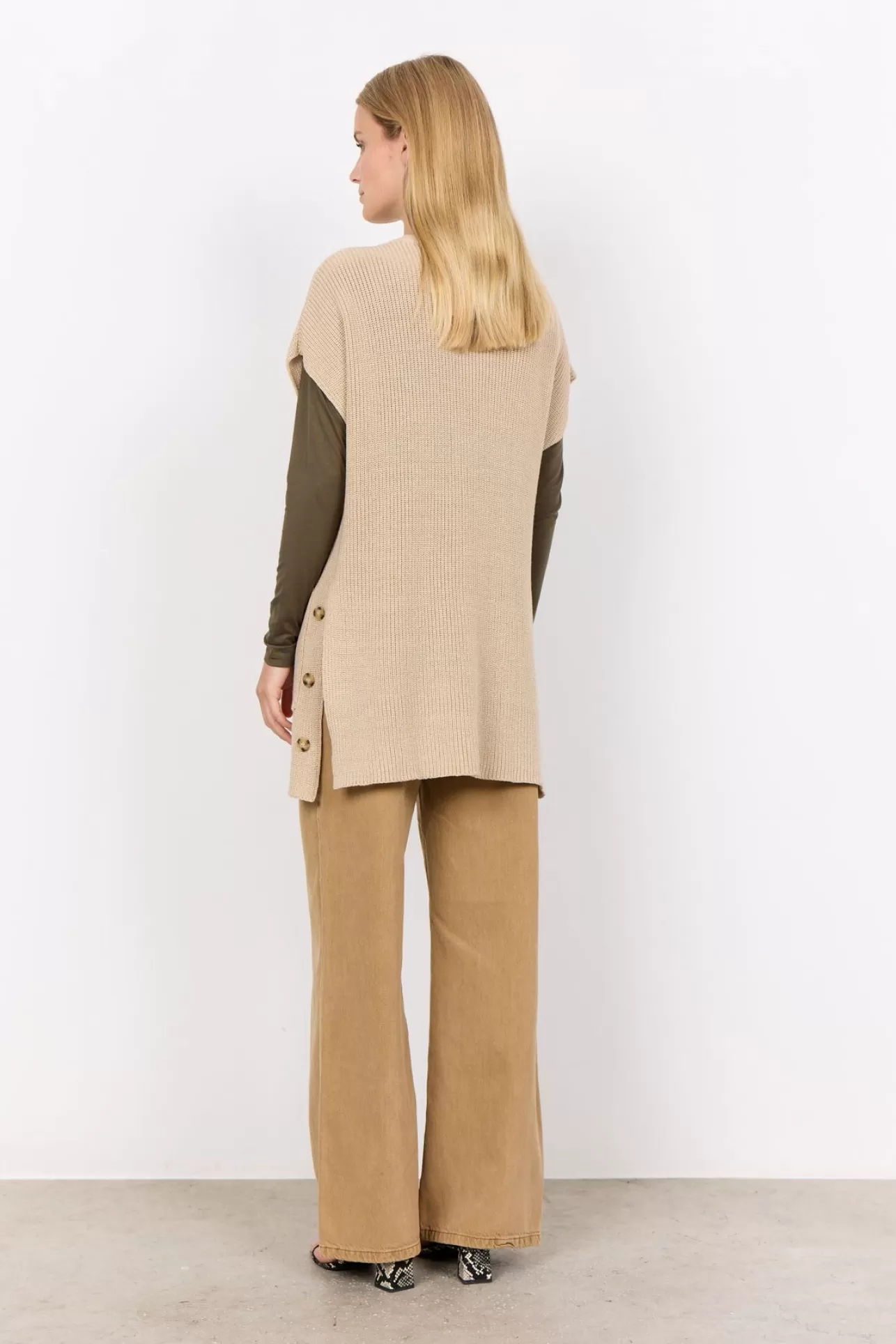 scjulia_9_cardigan_sand_3-1.webp Soyaconcept SC-JULIA 9 Cardigan