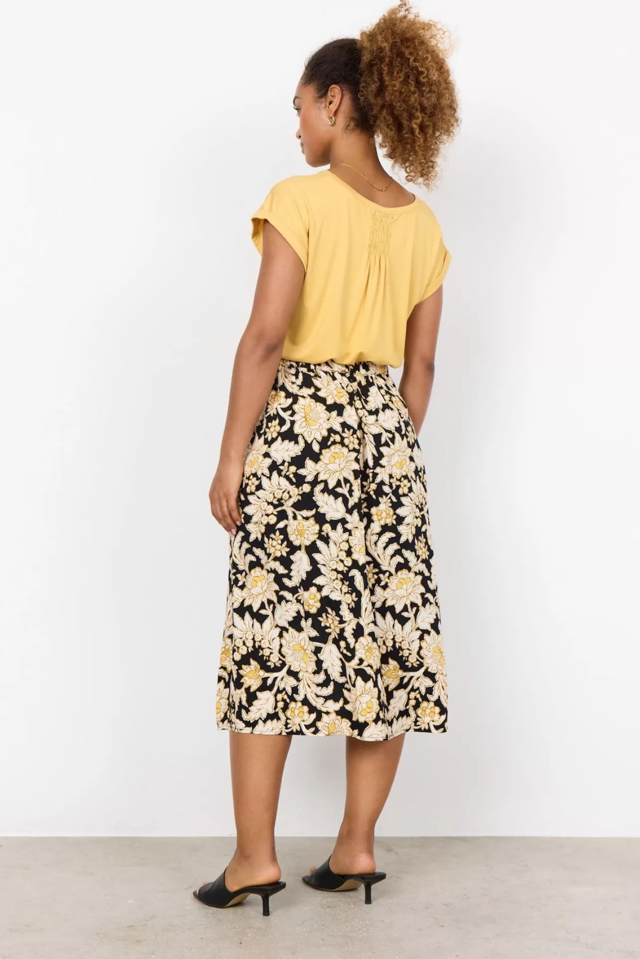 scmarica_56_tshirt_gul_4-1.webp Soyaconcept SC-MARICA 56 T-shirt