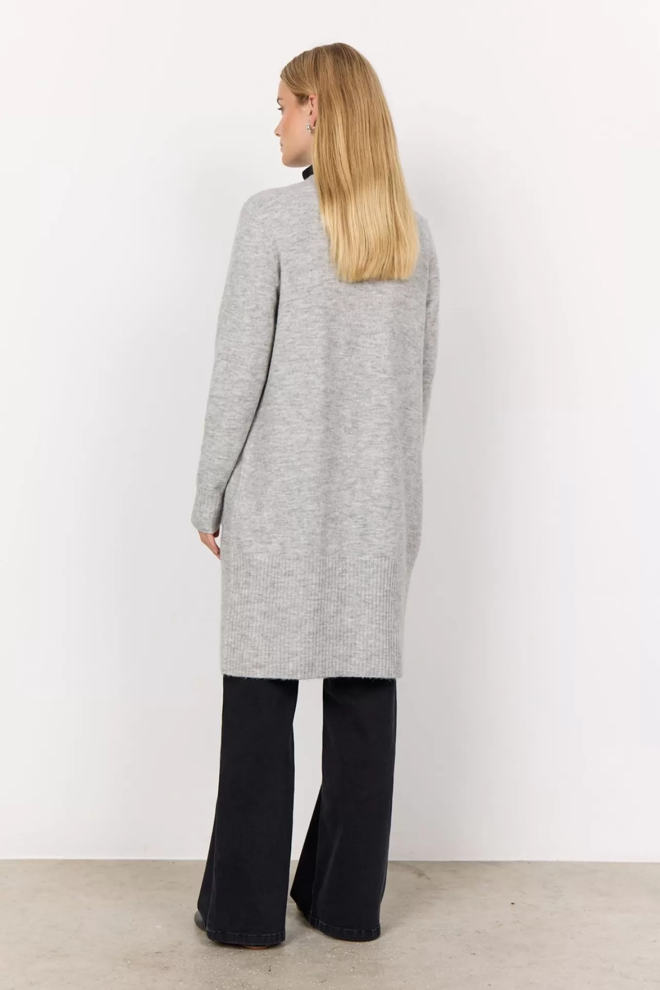 scnessie_58_cardigan_ljusgrtt_3-1.webp Soyaconcept SC-NESSIE 58 Cardigan