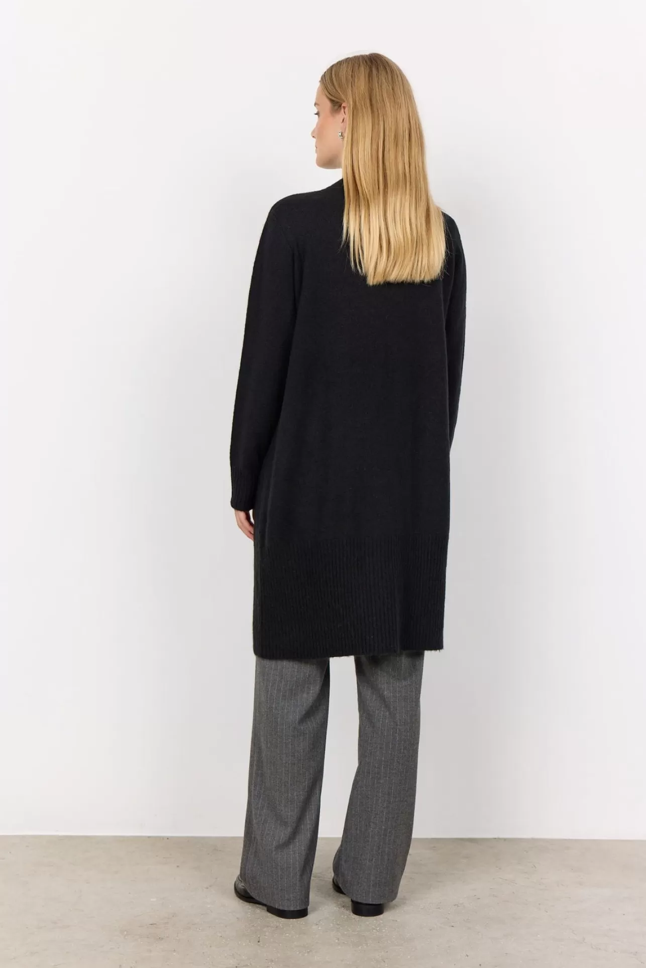 scnessie_58_cardigan_svart_3-1.webp Soyaconcept SC-NESSIE 58 Cardigan