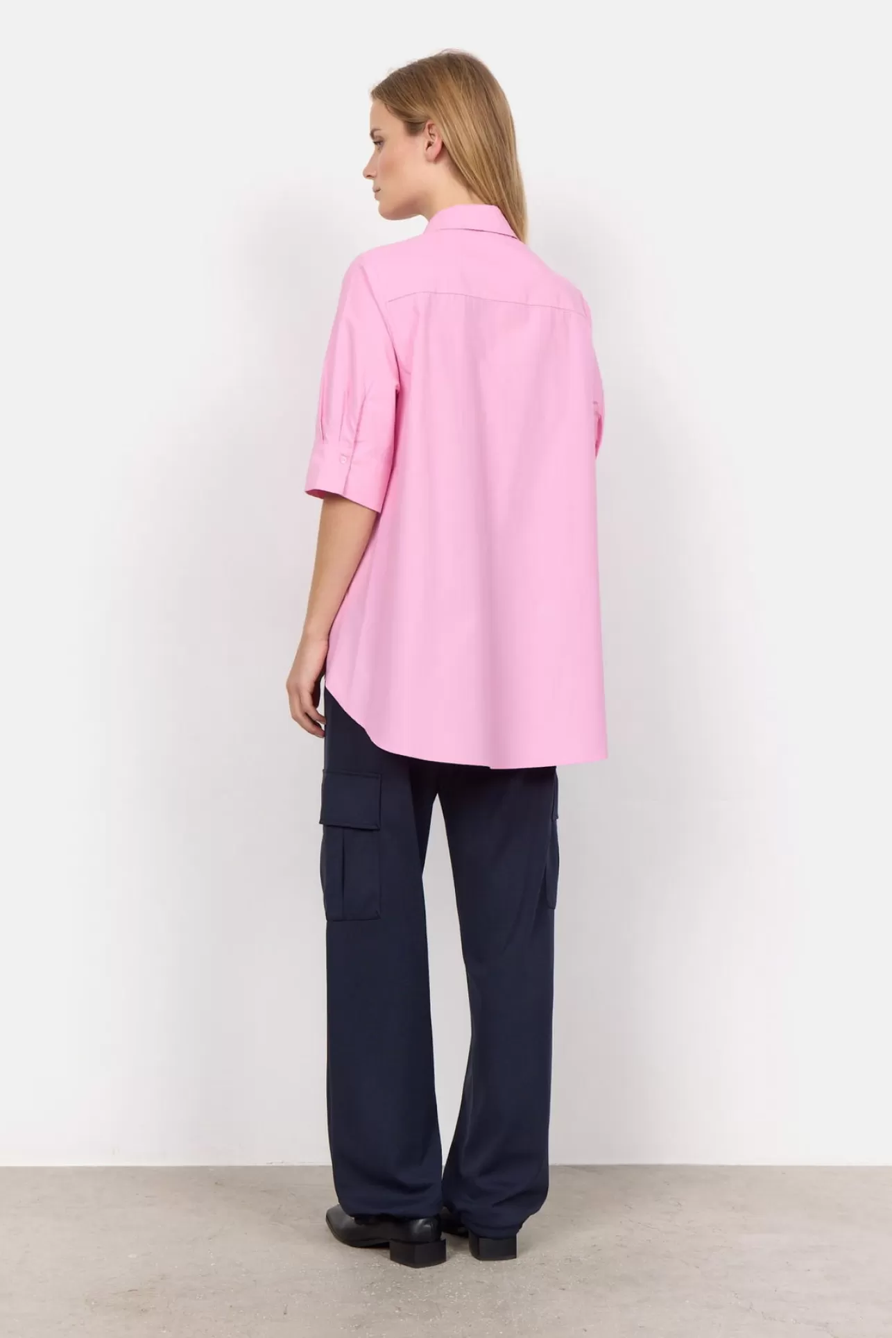 scnetti_39_skjorta_lyserd_3-2.webp Soyaconcept SC-NETTI 39 Skjorta