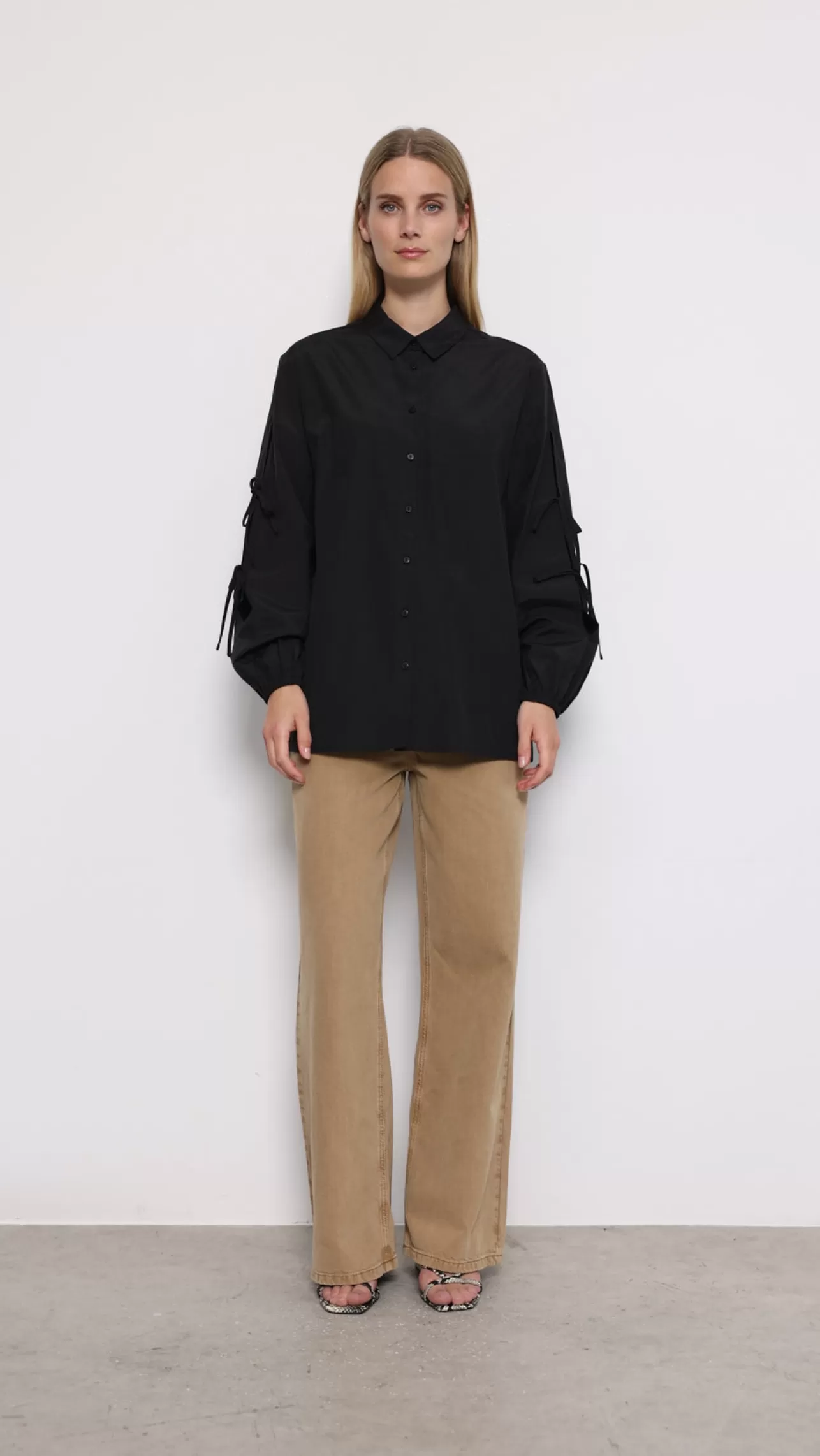 scnetti_83_skjorta_svart_4-1.webp Soyaconcept SC-NETTI 83 Skjorta