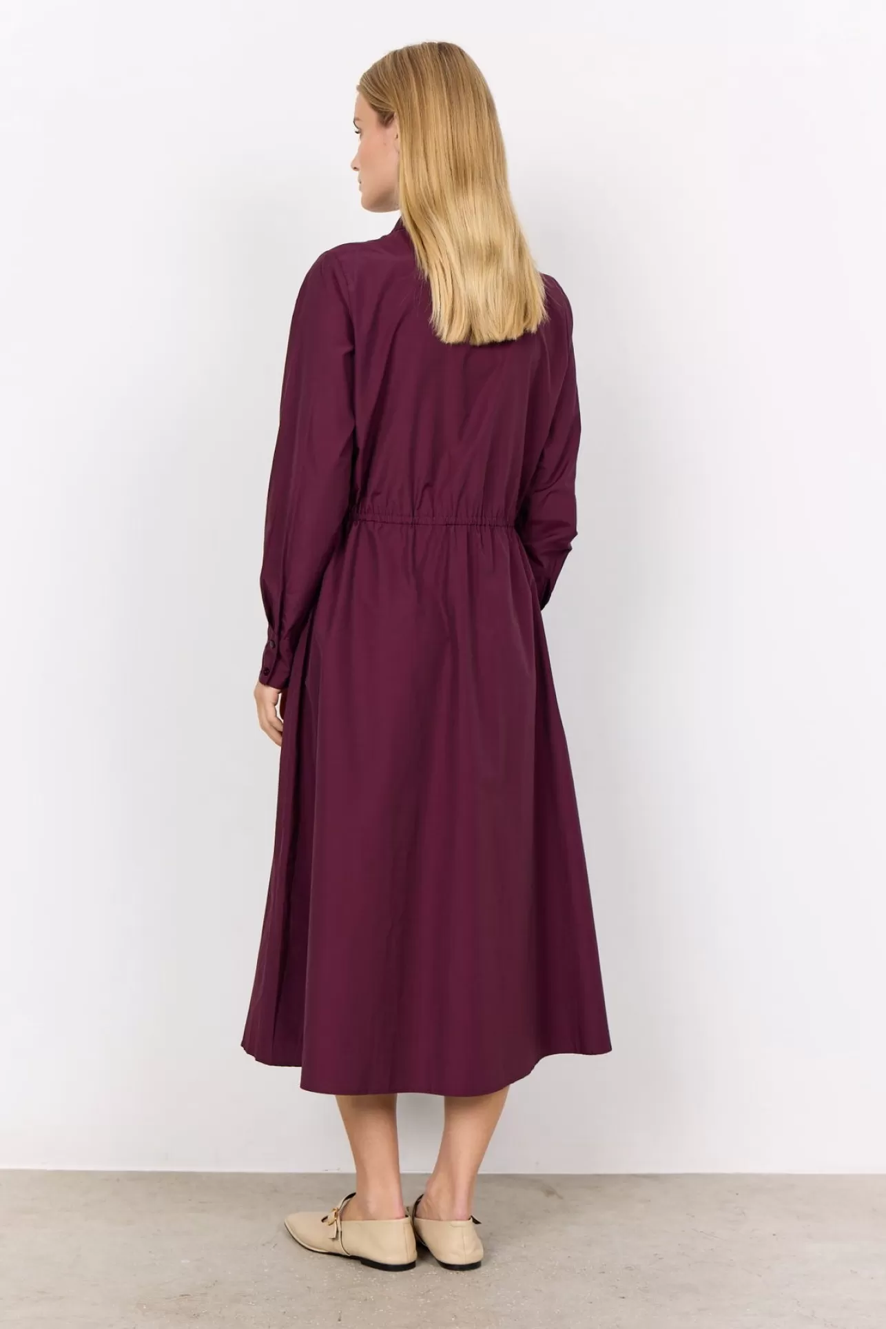 scnetti_85_klnning_bordeaux_3-1.webp Soyaconcept SC-NETTI 85 Klänning