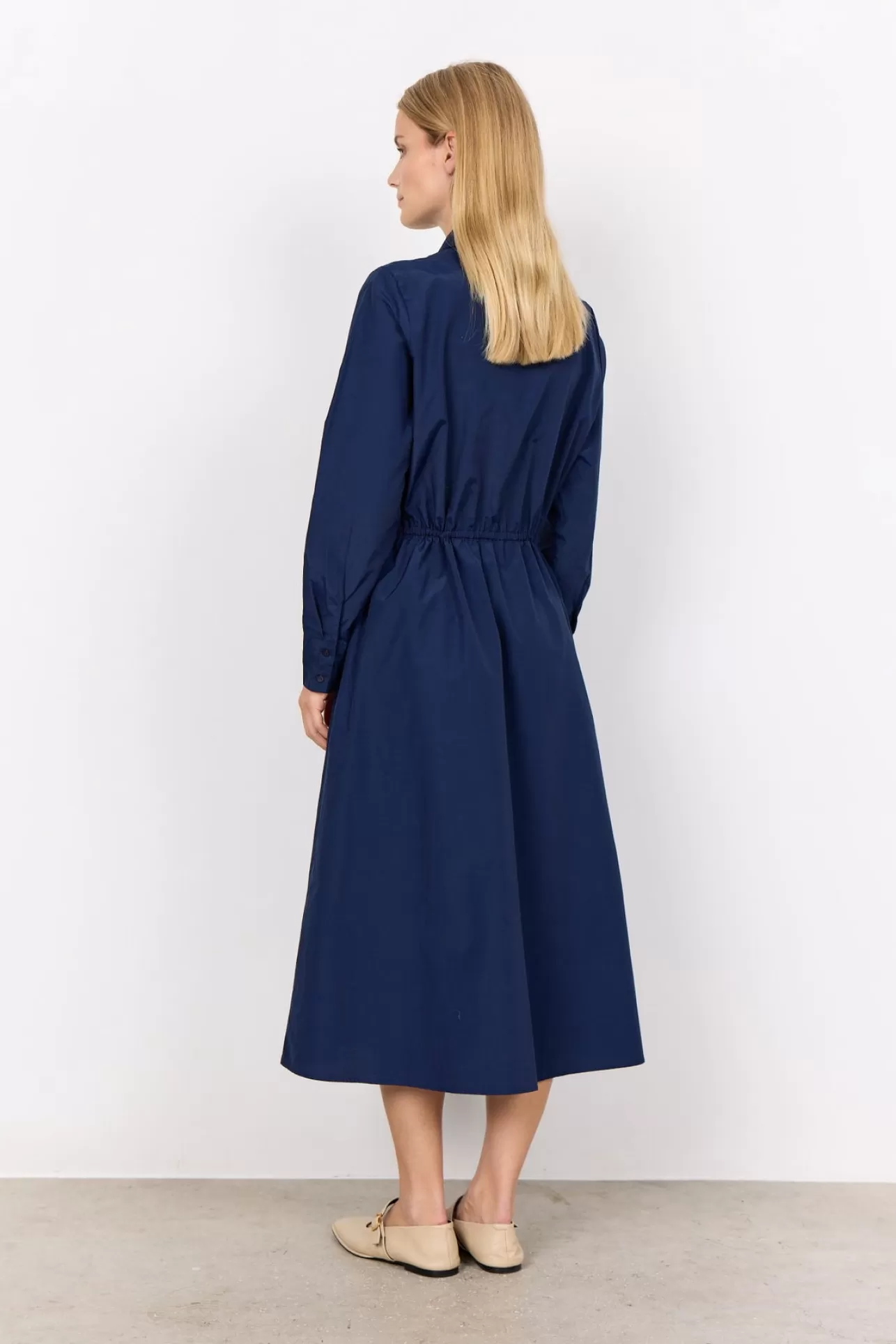 scnetti_85_klnning_mrkbl_3-1.webp Soyaconcept SC-NETTI 85 Klänning