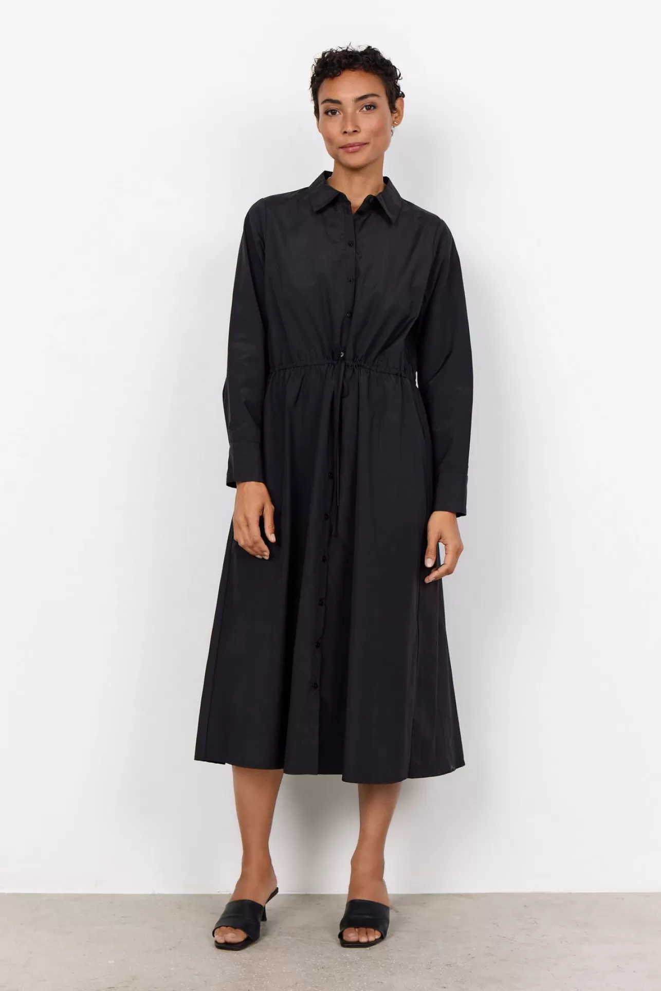 scnetti_85_klnning_svart_2-1.webp Soyaconcept SC-NETTI 85 Klänning