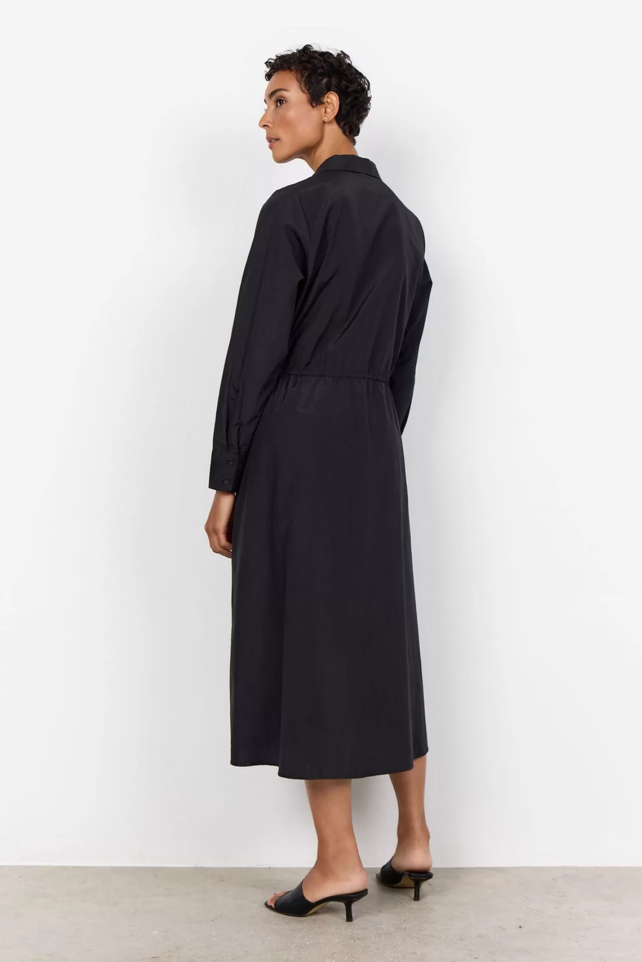 scnetti_85_klnning_svart_3-1.webp Soyaconcept SC-NETTI 85 Klänning