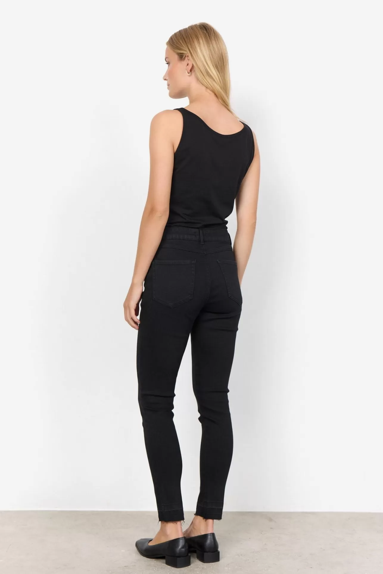 scpylle_122_topp_svart_3-2.webp Soyaconcept SC-PYLLE 122 Topp