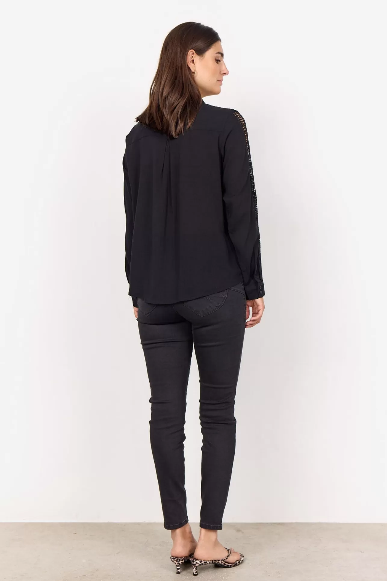 scradia_201_skjorta_svart_3-2.webp Soyaconcept SC-RADIA 201 Skjorta