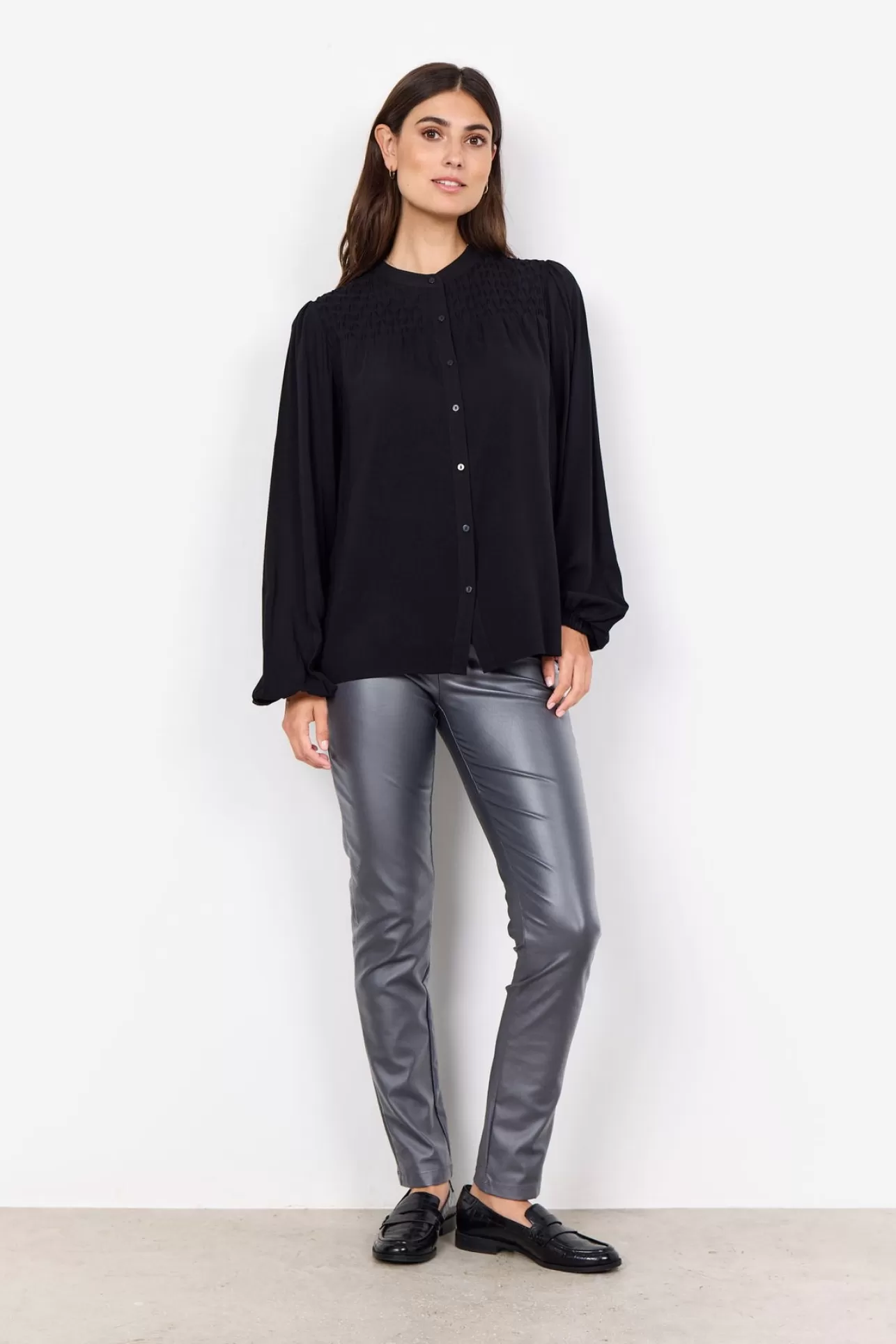 scradia_202_skjorta_svart_2-2.webp Soyaconcept SC-RADIA 202 Skjorta