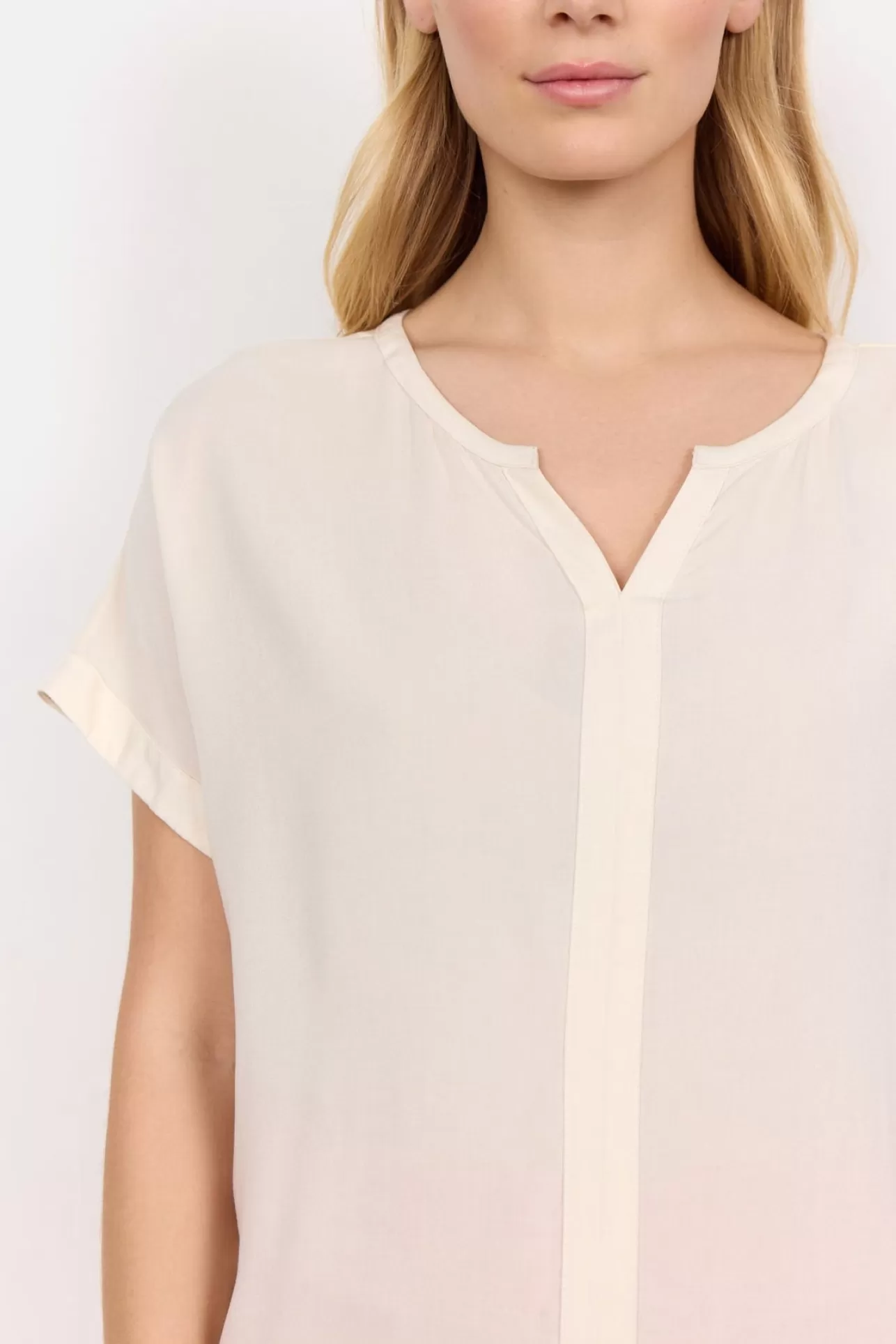 scradia_9_tshirt_cream_4-2.webp Soyaconcept SC-RADIA 9 T-shirt